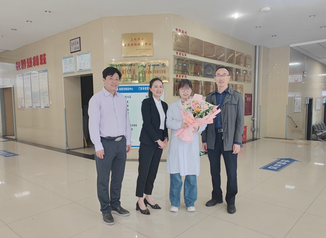 辛苦了 疾控战线的护理工作者——市卫健委对我中心优秀护理工作者代表开展节前慰问