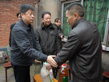 自贡市举办“12.1”世界艾滋病日宣传活动(图)