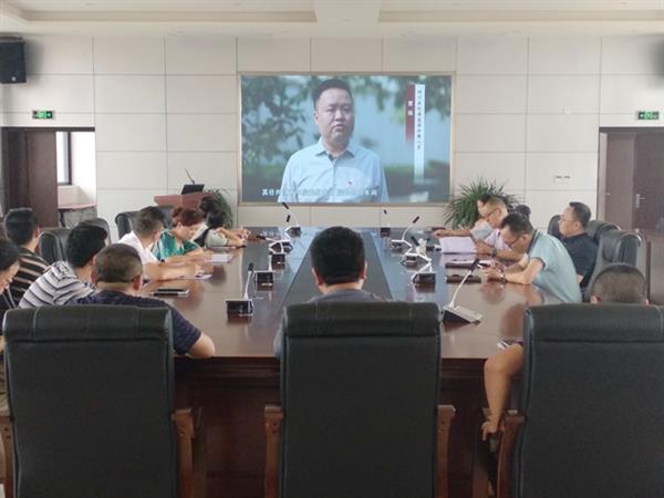 荣辱两重天   警示入人心